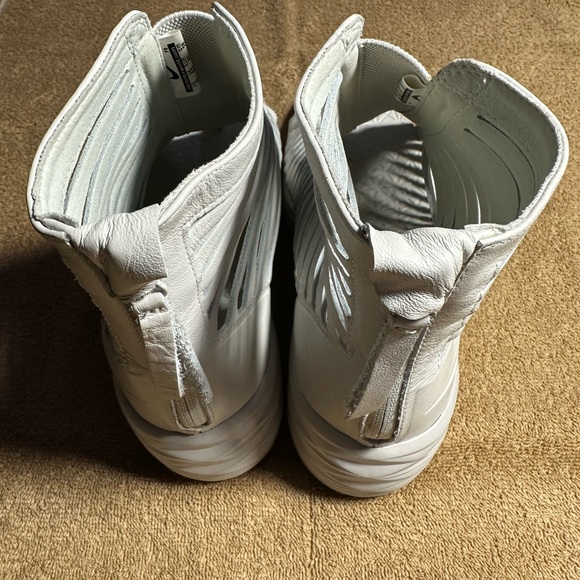 Nike Wedge Sandals - Picture 4 of 7